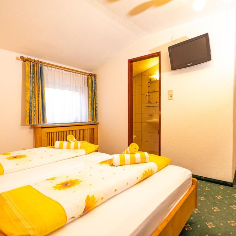 Haus Anton Sölden - Apartments & Zimmer - Deluxe Doppelzimmer mit Balkon - 3