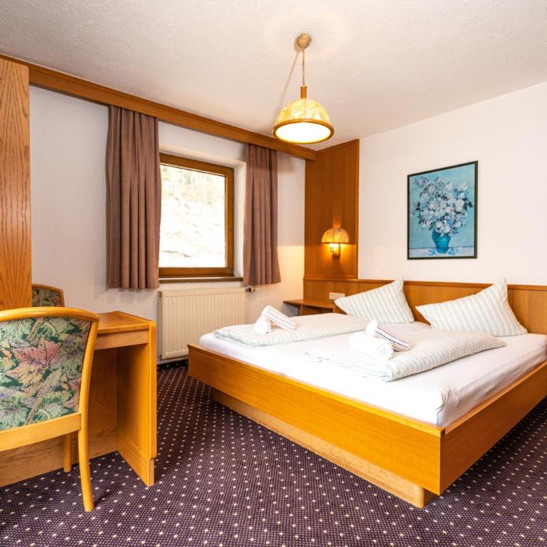 Haus Anton Sölden - Apartments & Zimmer - Deluxe Doppelzimmer - 3