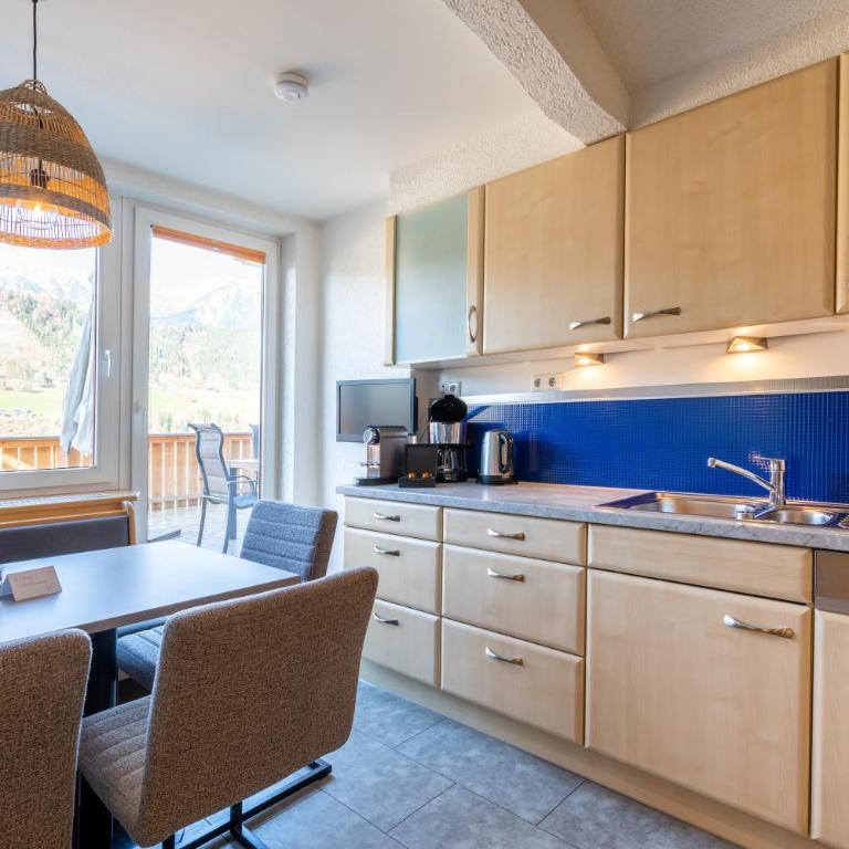 Appartements DAS RETTENBACHER - Apartment mit 3 Schlafzimmern, Terrasse und Bergblick - 13
