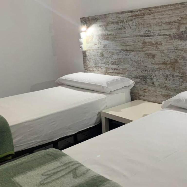Casa de Huéspedes Almansa - Standard Double Room with Shared Bathroom - 2