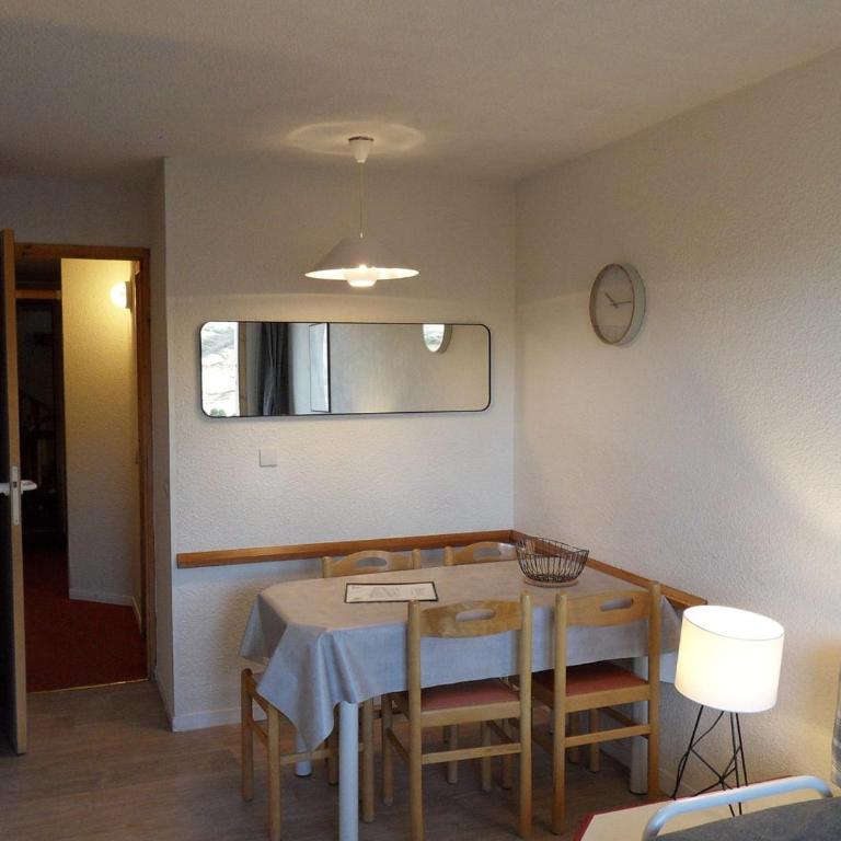 Appartement cosy au pied des pistes avec balcon et parking - FR-1-181-2040 - Apartment - 5