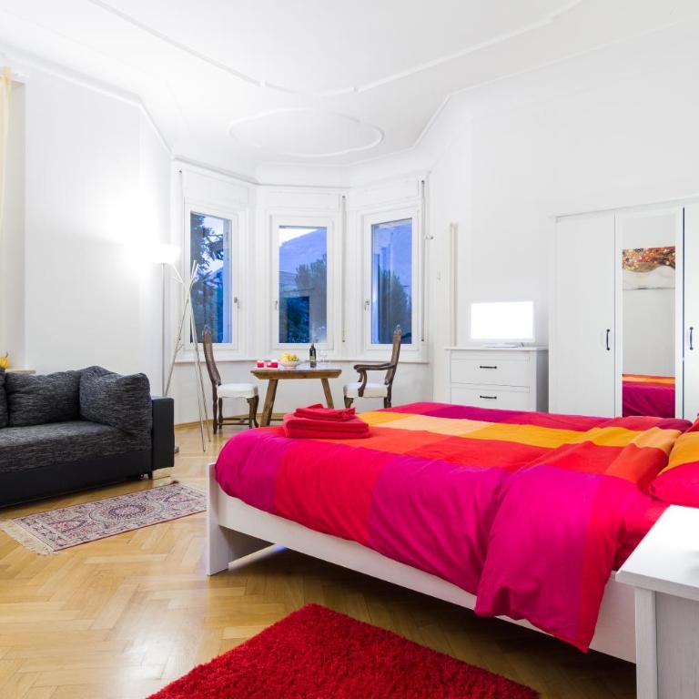 Villa Anita Rooms - Camera Familiare con Bagno in Comune - 2