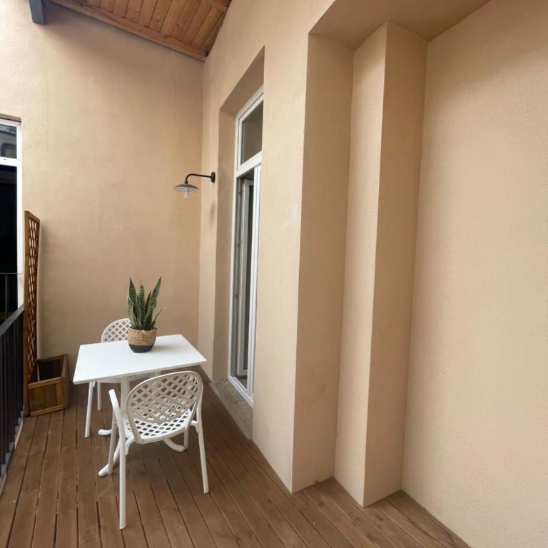 Corte Santa Caterina in Florence - Three-Bedroom Apartment - 10