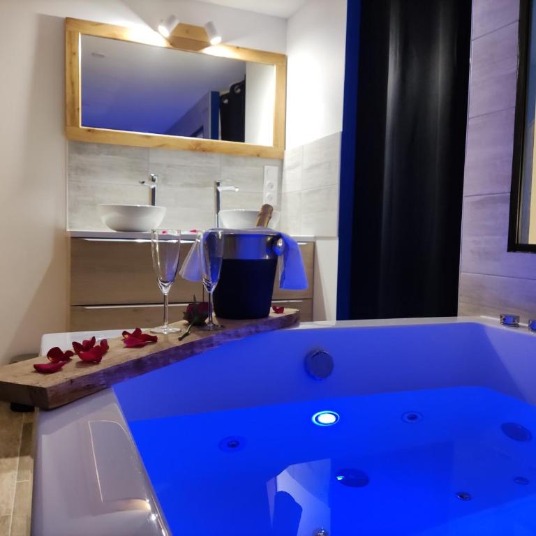 Maison de ville, SPA Balnéo, 2 suites parentales - Maison 2 Chambres - 4
