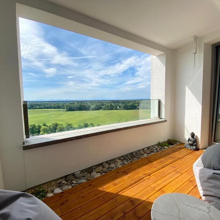 ALPEN-PANORAMA SUITE - Einzigartige Privatsuite hoch über München, 12tes OG, Alpenblick, Loggia, Whirlpool, 15 Minuten zum Zentrum, Ruhe und Erholung in der Stadt München für privat und geschäftlich Reisende - Doppelzimmer mit Bergblick - 16