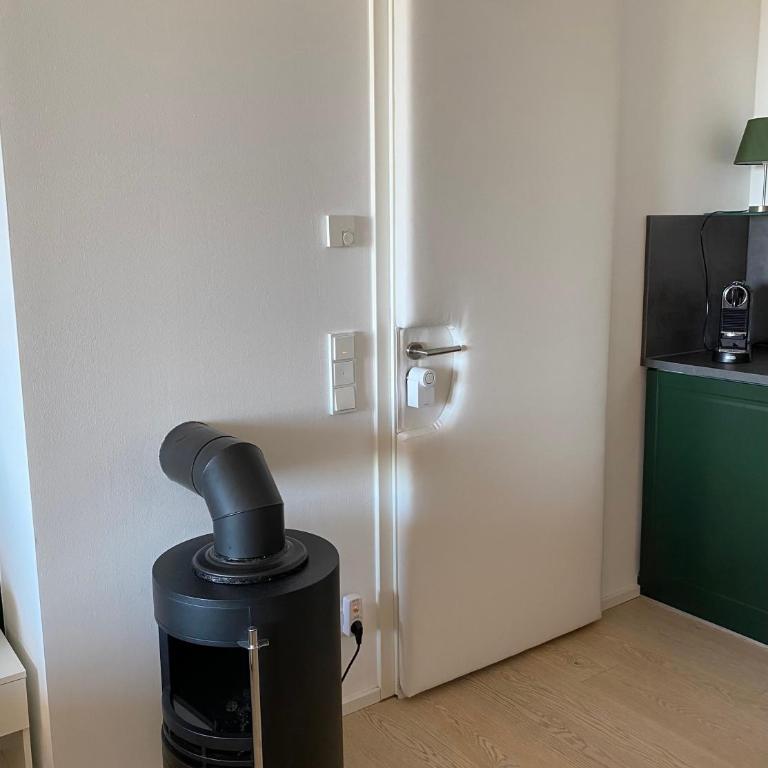 ALPEN-PANORAMA SUITE - Einzigartige Privatsuite hoch über München, 12tes OG, Alpenblick, Loggia, Whirlpool, 15 Minuten zum Zentrum, Ruhe und Erholung in der Stadt München für privat und geschäftlich Reisende - Doppelzimmer mit Bergblick - 10