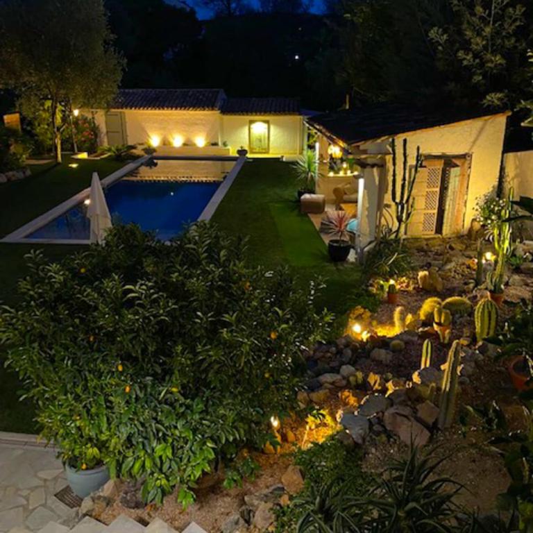 La Dolce Villa 11 sleeps Pool & Landscaped Garden - Villa - 54