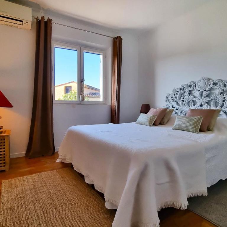 La Dolce Villa 11 sleeps Pool & Landscaped Garden - Villa - 4