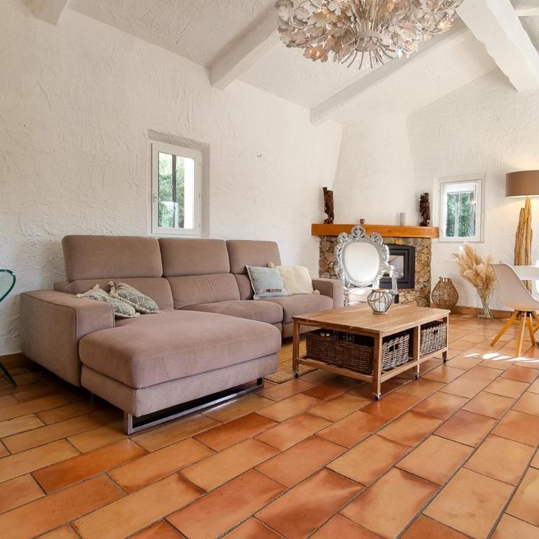 La Dolce Villa 11 sleeps Pool & Landscaped Garden - Villa - 5