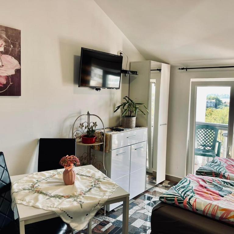 Apartmani Tamara - Studio Apartman s Balkonom i Pogledom na More. - 6