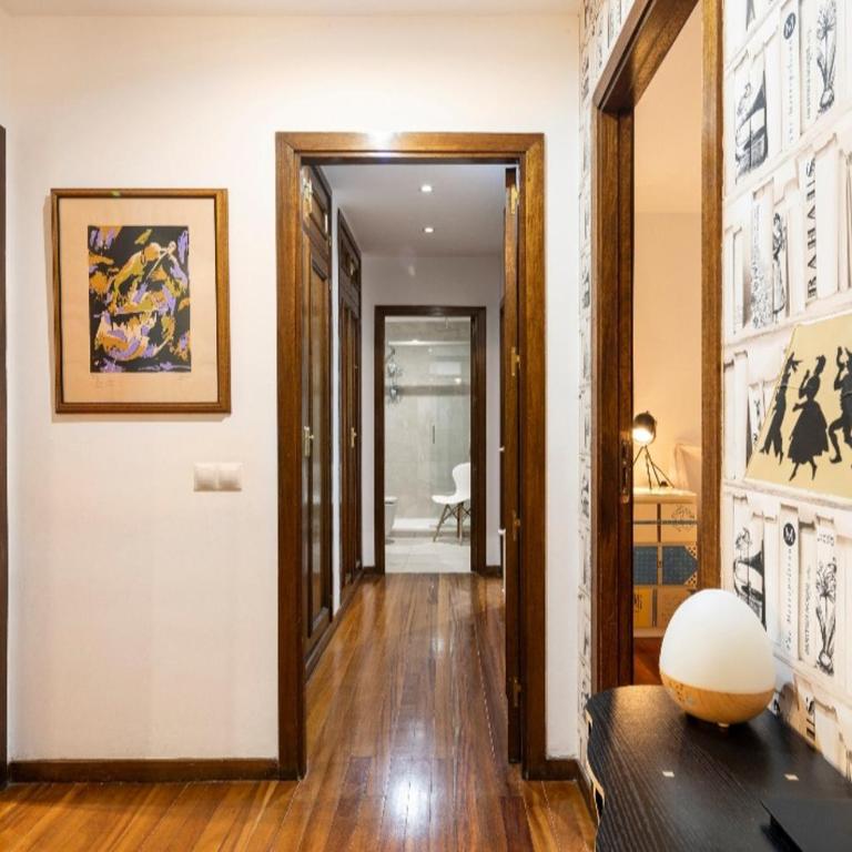 Lujoso y amplio piso con 5 habitaciones - Apartamento - 24