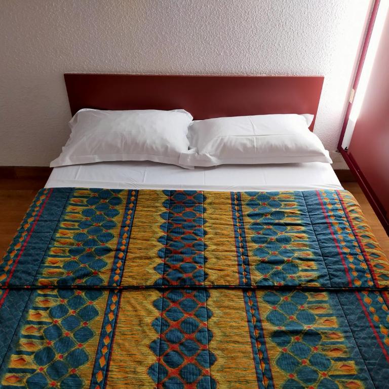 HOTEL THANIA Sète Frontignan - Chambre Triple avec Salle de Bains Commune - 2