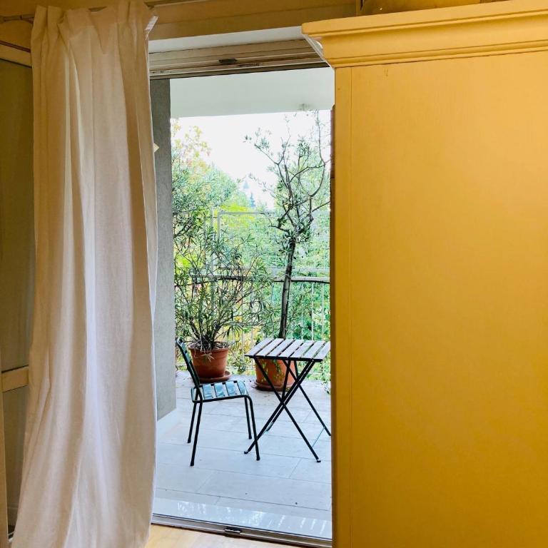 UN PUNTO A VERONA - Camera Matrimoniale con Bagno Privato Esterno - 10
