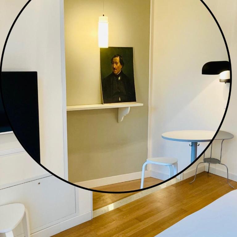 UN PUNTO A VERONA - Camera Matrimoniale con Bagno Privato Esterno - 2