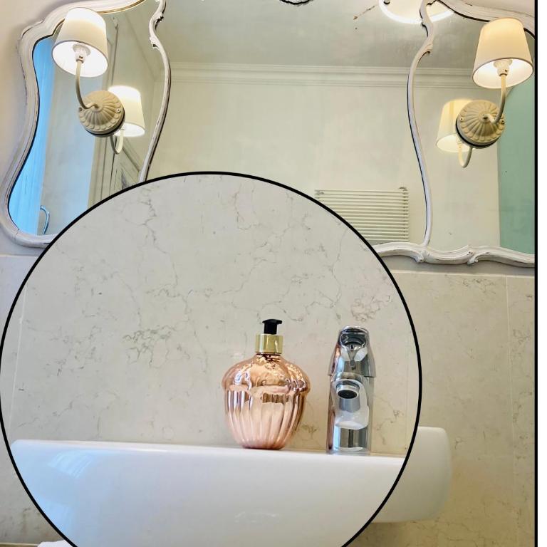 UN PUNTO A VERONA - Camera Matrimoniale con Bagno Privato Esterno - 17