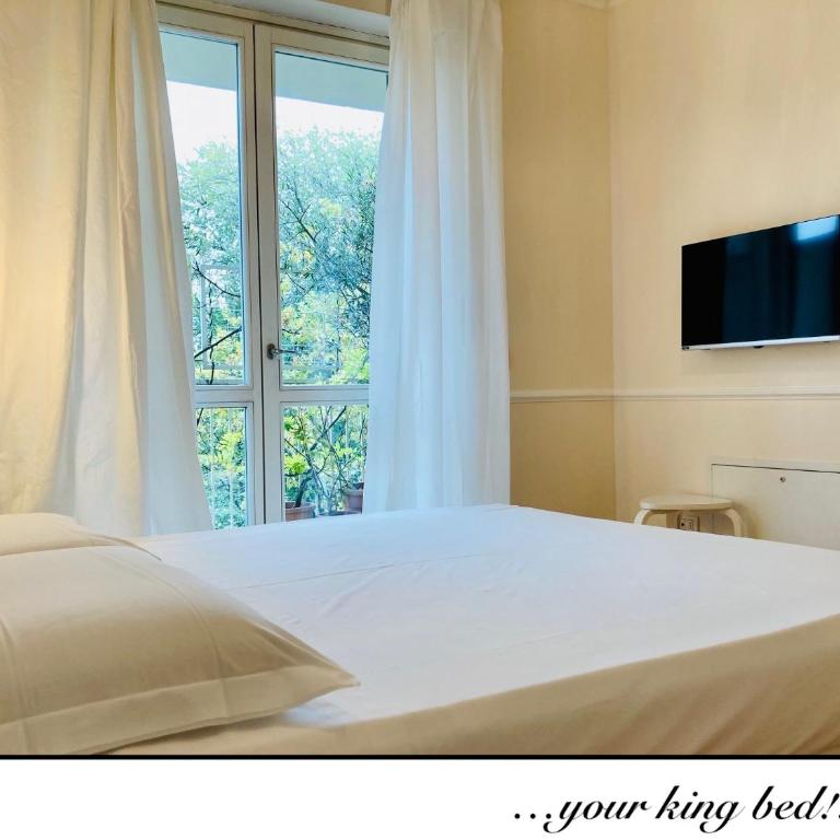 UN PUNTO A VERONA - Camera Matrimoniale con Bagno Privato Esterno - 8