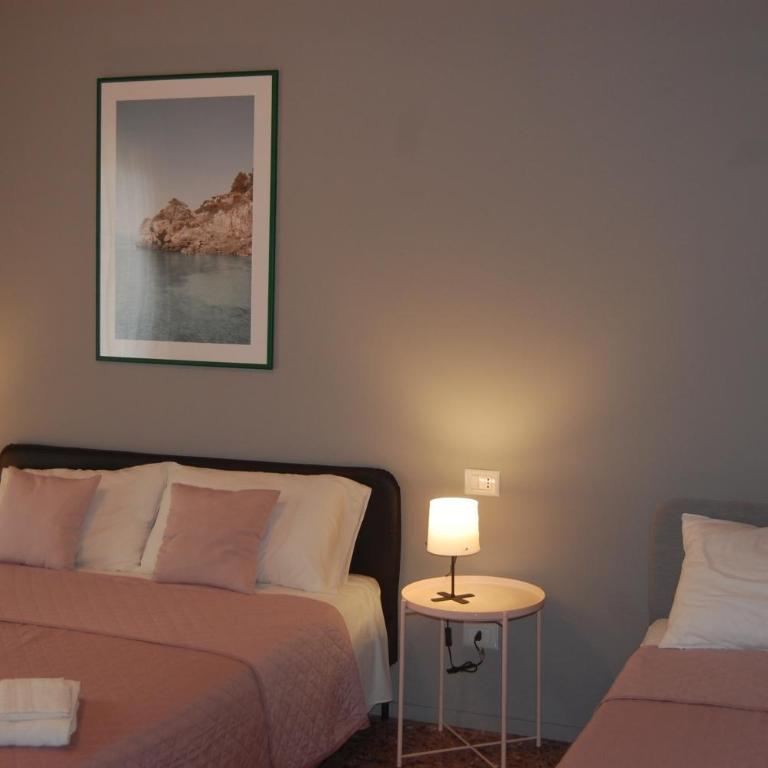 Dimora 81 - Triple Room with Private Bathroom - 8