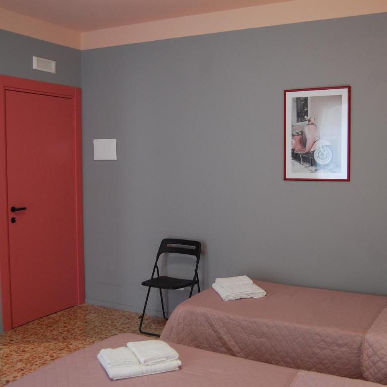Dimora 81 - Triple Room with Private Bathroom - 11