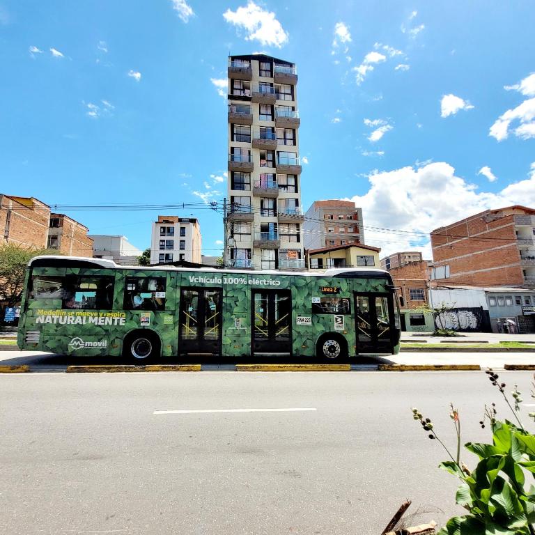 Cerca al barrio Laureles con jacuzzi privado - Apartamento Estudio - 17