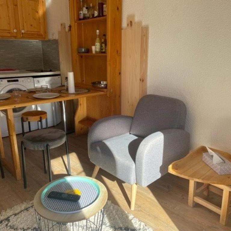 Studio cabine, 4 pers, Risoul, proche commerces, Cuisine équipée, Balcon, Animaux acceptés - Appartement 1 Chambre - 16