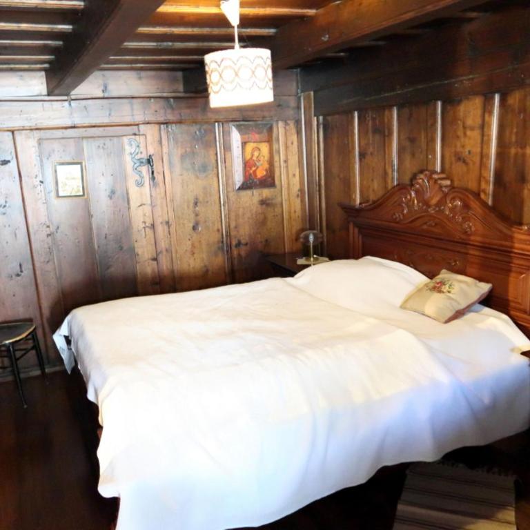 Bourg-saint-Pierre : le cachet d'antan - Two-Bedroom Apartment - 16