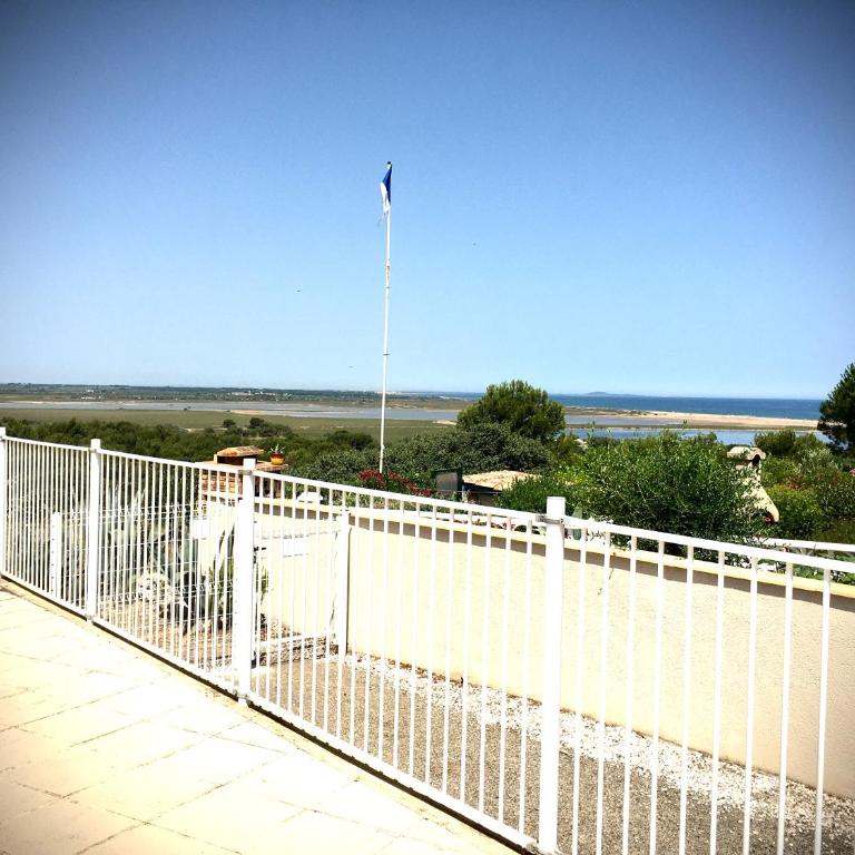 De la Clape à la mer mon petit pavillon labellisé - f2- piscine commune - wifi gratuit- parking privé - arrivee autonome - 800 m plage - grande terrasse abritée vent - - Maison 1 Chambre - 9