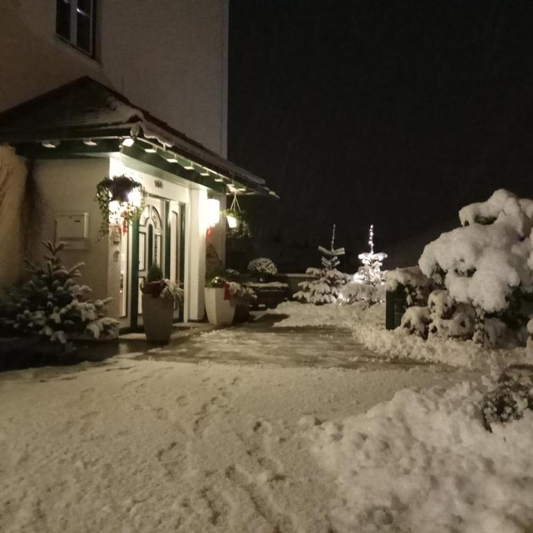 Gästehaus Waldeck - Familiensuite mit 2 Schlafzimmern - 10