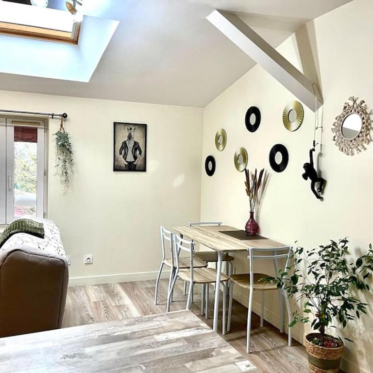 Le Repaire, Rives, 4 pers, Calme, Lit Queen et BZ - Appartement 1 Chambre - 50