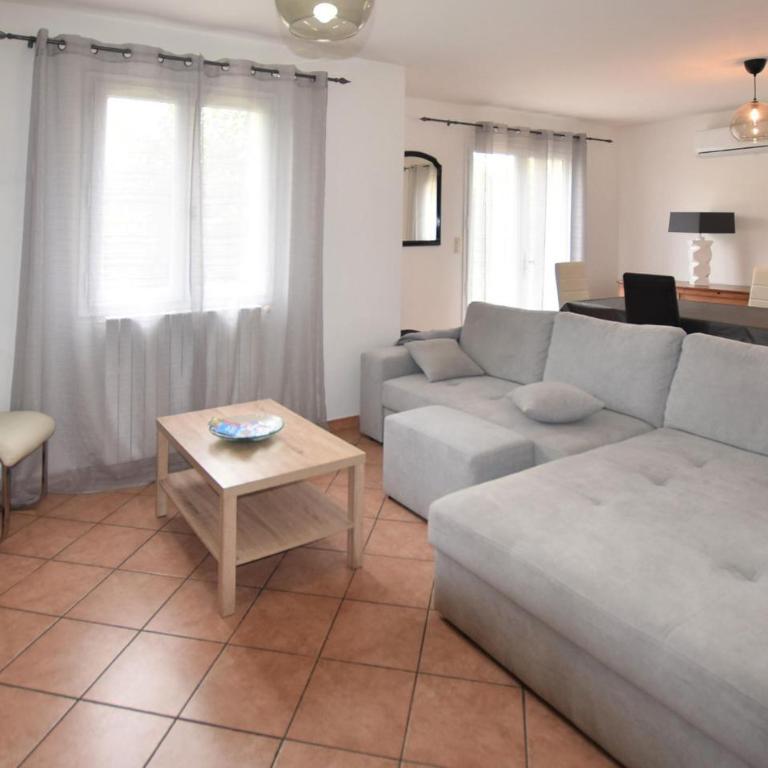Amazing Home In Avignon - Maison de Vacances 3 Chambres - 1