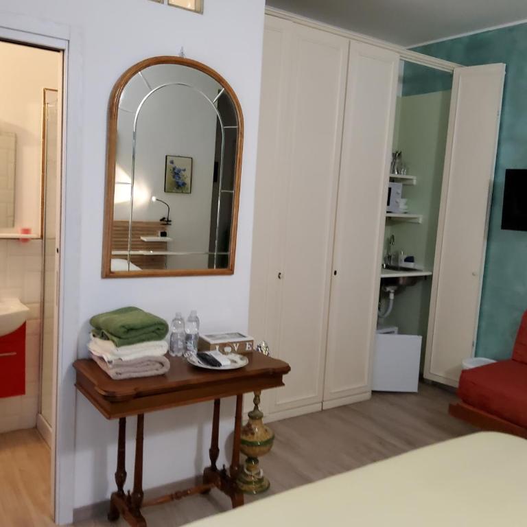 Annadia Sweet Home B&B - Camera Tripla con Doccia - 5