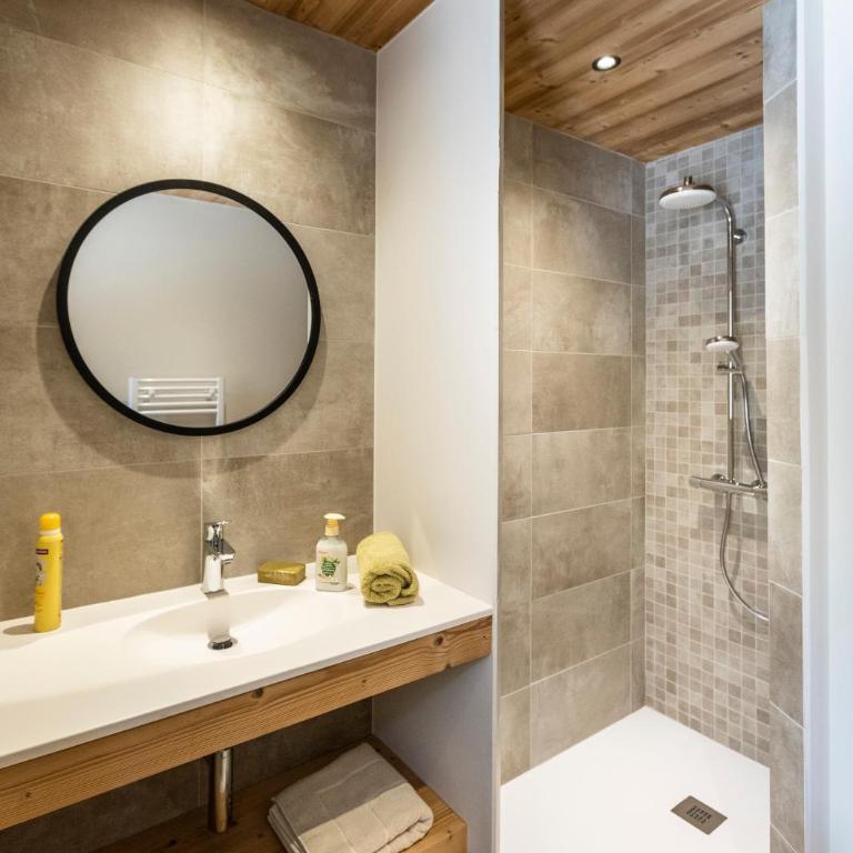 Chalet Hôtelier LES EQUINOXES - VAL D'ISERE - Appartement 2 Chambres avec Balcon - 2