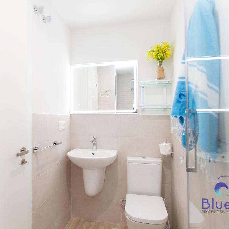 Little Prince Apartment Near the Beach - Three-Bedroom Apartment - 30