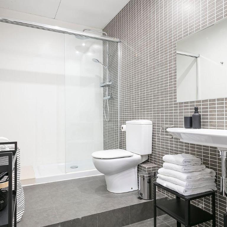 My Space Barcelona - Newly renovated apartment in Gràcia for families and executives - Two-Bedroom Apartment - 15