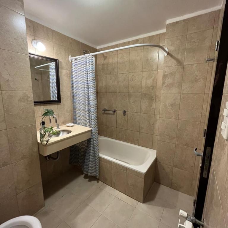 Departamento Dean Funes - One-Bedroom Apartment - 9