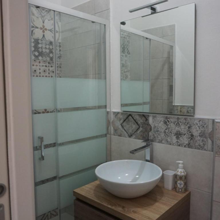 Le Tre Borghesi - Camera Matrimoniale con Bagno Privato - 10