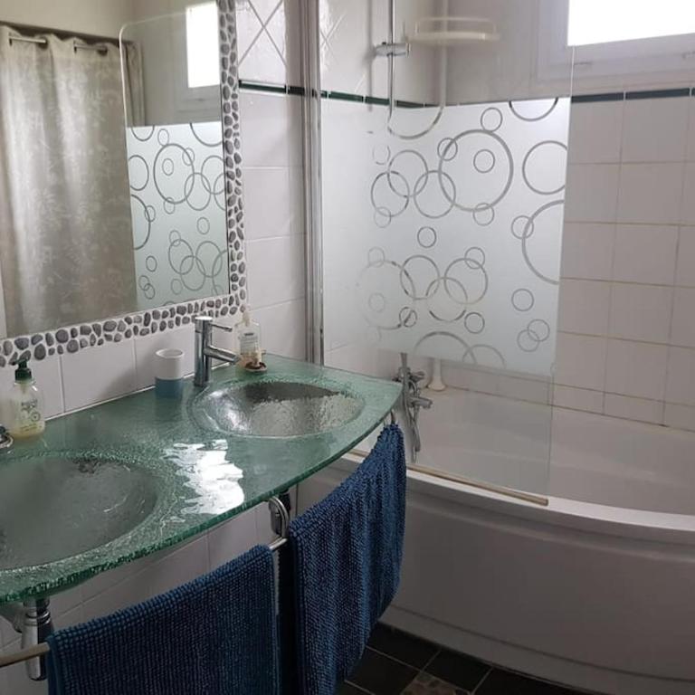Villa familiale dans un quartier résidentiel - Villa - 3