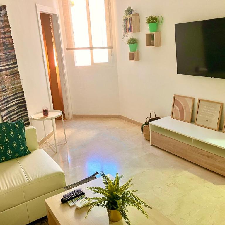 Moderno apartamento junto a la playa y el centro - Apartamento de 1 dormitorio - 2