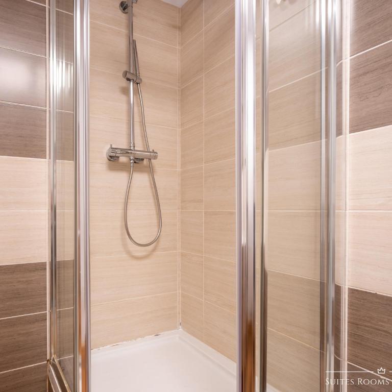 Suites Rooms Valencia - Triple Room with Shared Bathroom - 5