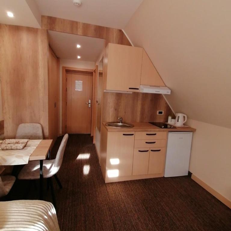 Kopaonik011 Konaci&WoodSide Apartments - Large Double or Twin Room - 9
