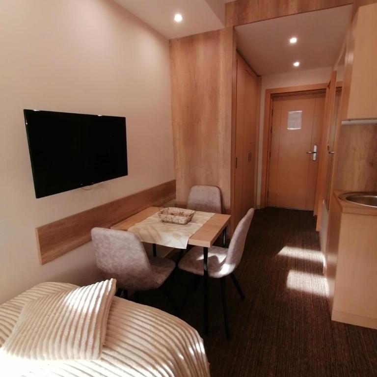 Kopaonik011 Konaci&WoodSide Apartments - Large Double or Twin Room - 11