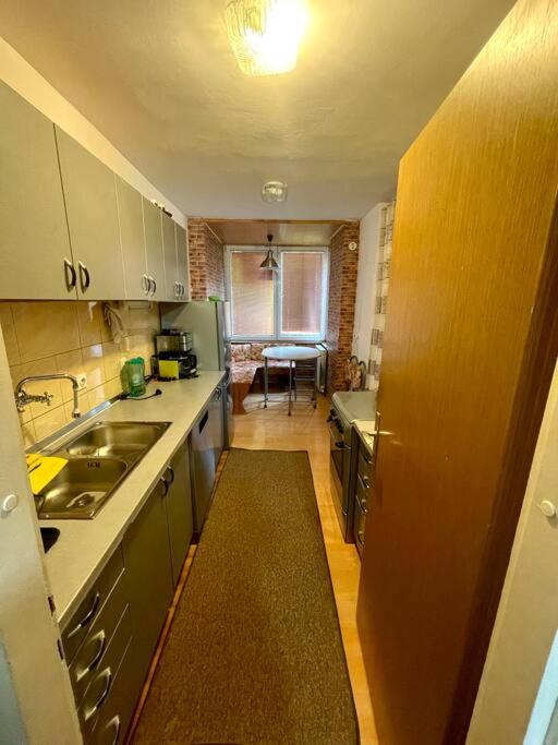 Airport Sarajevo Apartment 1 - Three-Bedroom Apartment - 12