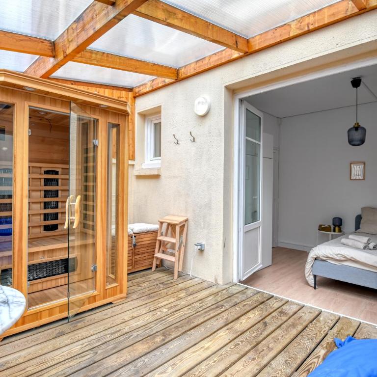 Glamour Chic en hyper centre - Wifi - Sauna pour 2 - MyLittleStay - Appartement avec Terrasse - 10