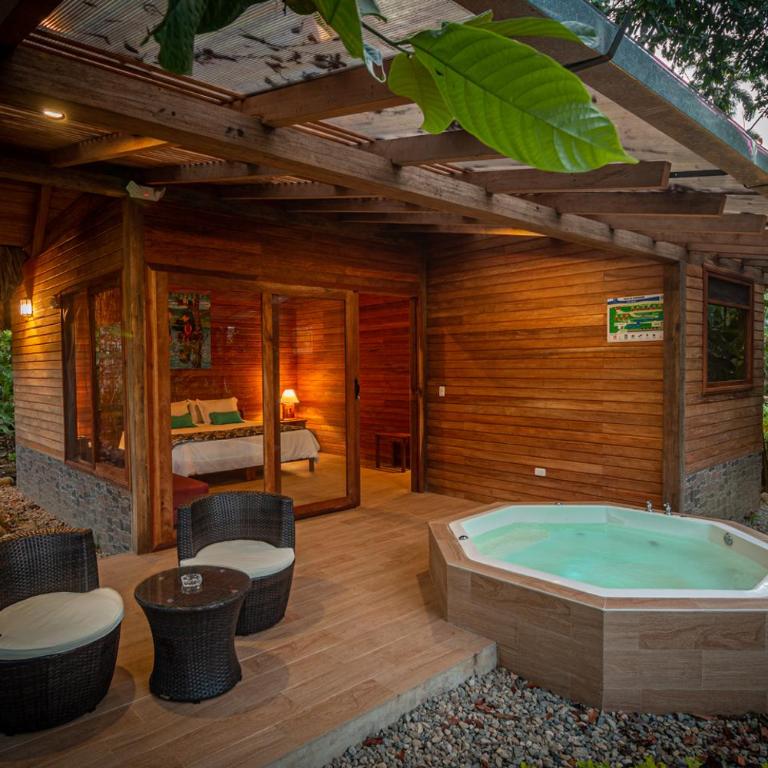 El Jardin Lodge & Spa - Suite with Hot Tub - 3
