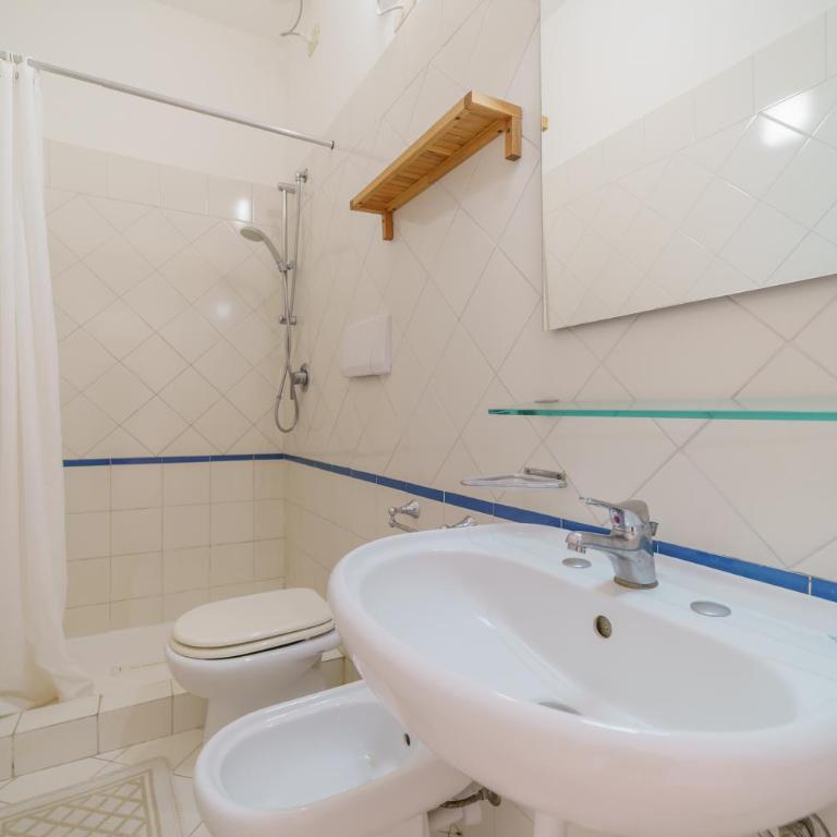 Appartamenti Baia Blu - Appartamento con Vista Mare - 8