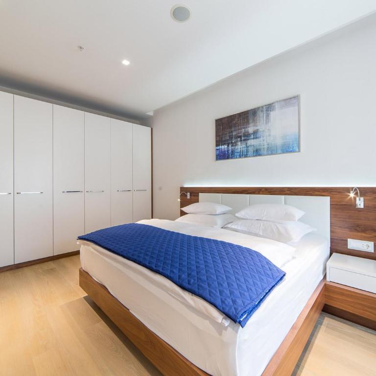 Hotel TQ Plaza - Superior Dvokrevetna Soba sa Bračnim Krevetom i Balkonom - 5