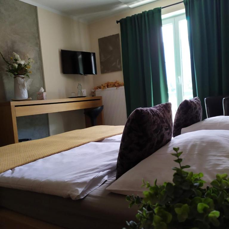 Gästehaus Waldeck - Doppelzimmer mit Balkon - 46
