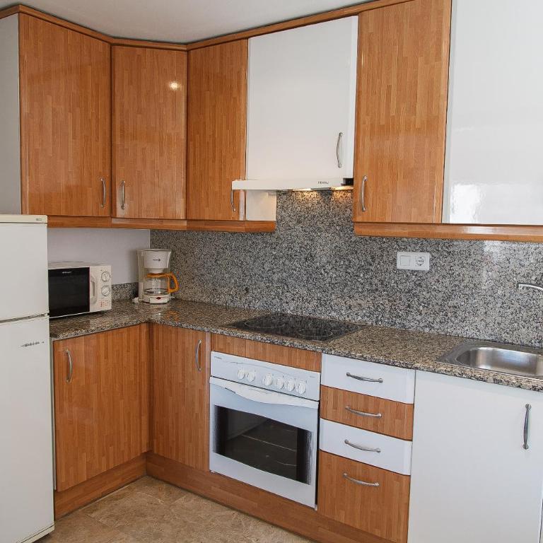UHC Ventura Park Apartments - Apartamento de 3 dormitorios - 11