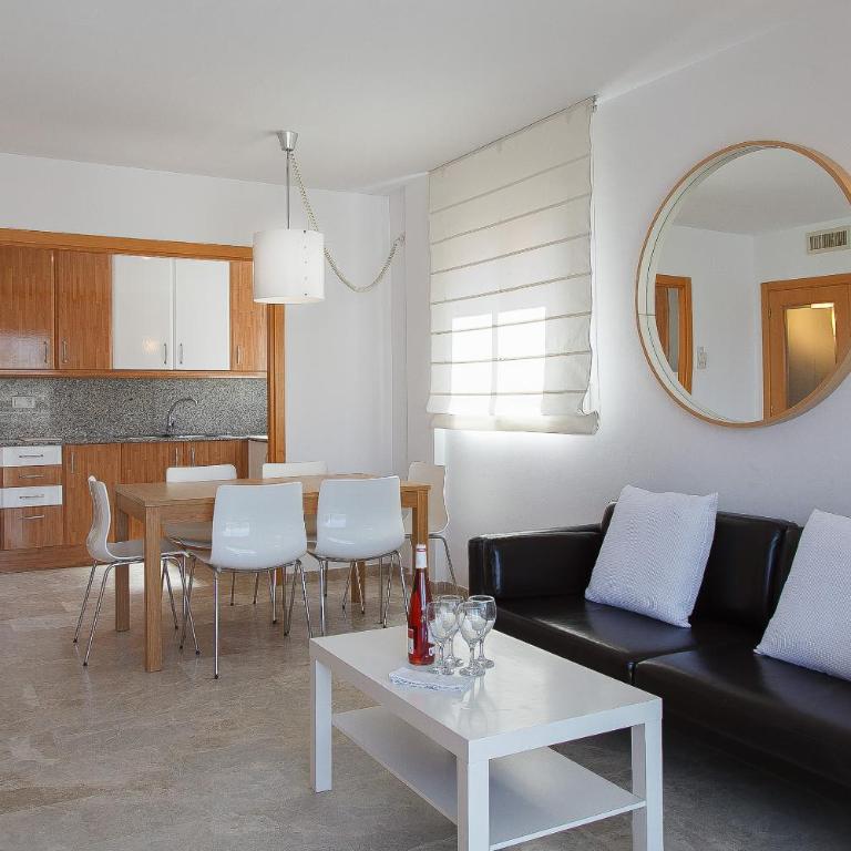 UHC Ventura Park Apartments - Apartamento de 3 dormitorios - 5