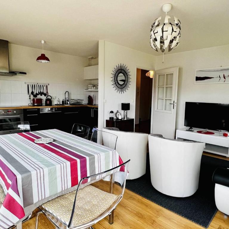 Confortable T2 à Cambo-Les-Bains avec Terrasse et Parking - Apartamento de 1 dormitorio - 6