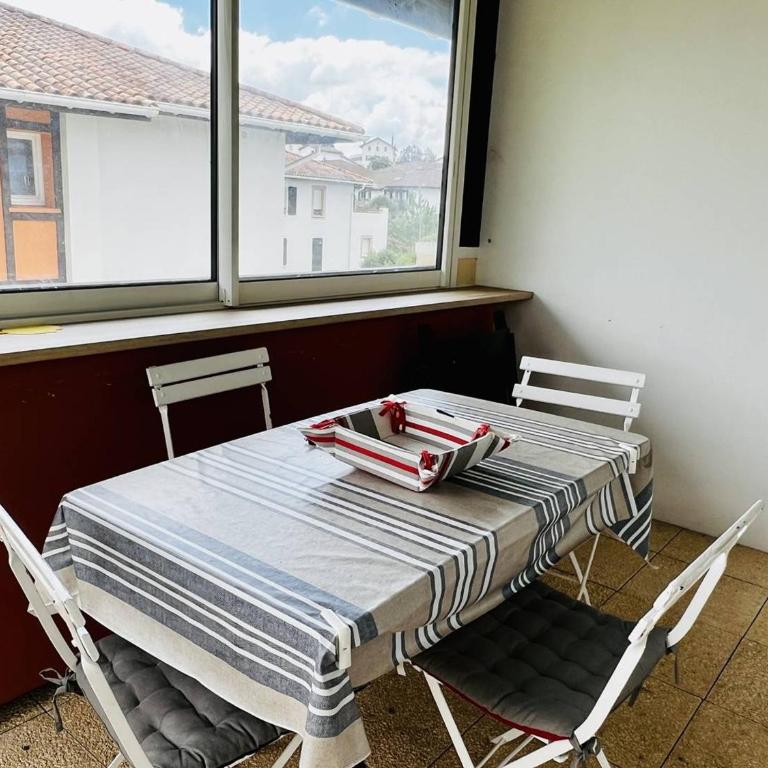 Confortable T2 à Cambo-Les-Bains avec Terrasse et Parking - Apartamento de 1 dormitorio - 14